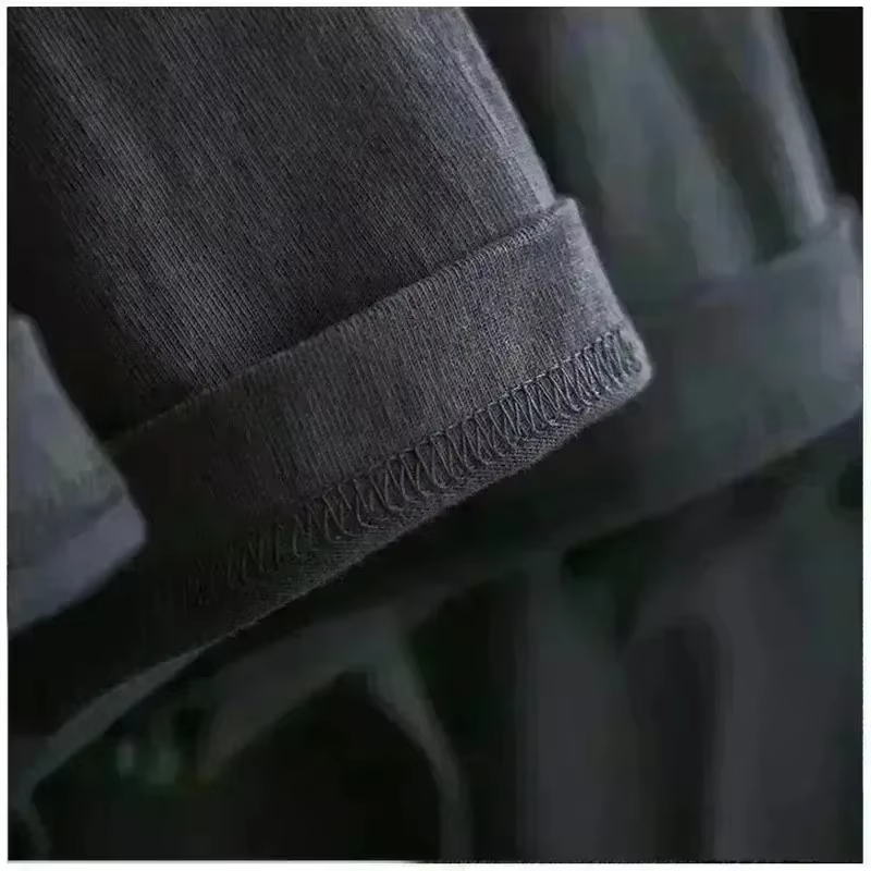 T-shirt di lusso classica con  - Streetwear Brand With A Logo recensione e prezzo