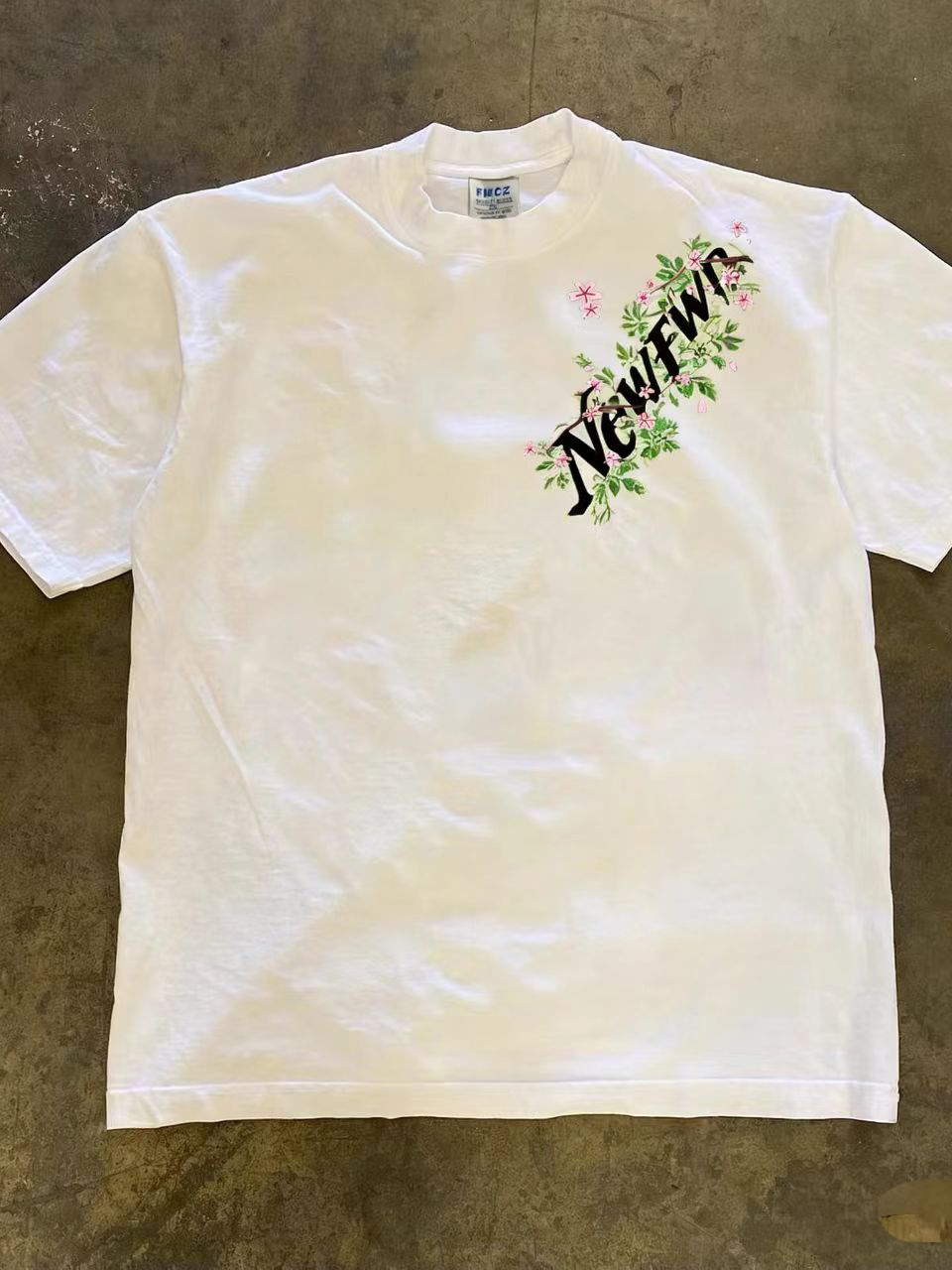 T-shirt a maniche corte in pur - Streetwear Brand Flower recensione e prezzo