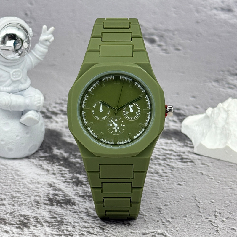 Orologio di Marca Famosa con Q - Streetwear Brand Luxury recensione e prezzo